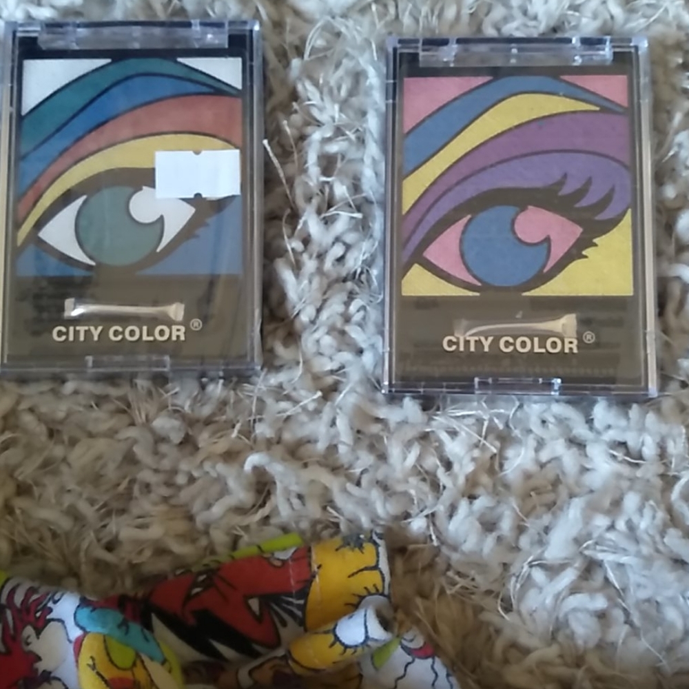 2 Brand new eyeshadow palettes